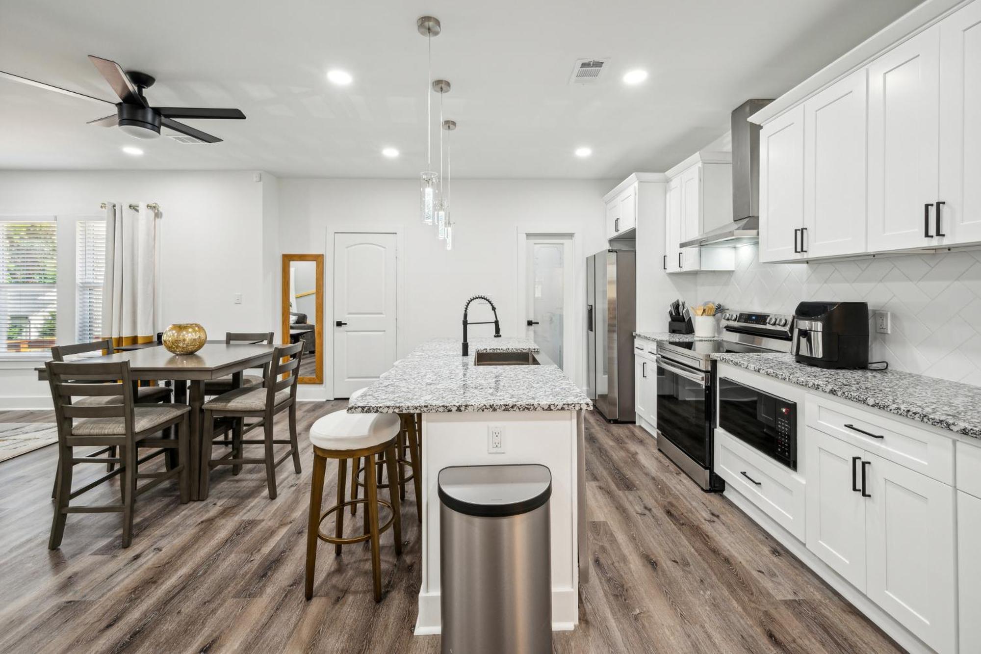 Centrally Located Home In Atlanta-10 Mins From Ga Aquarium, Mercedes Benz Stadium, & Much More ภายนอก รูปภาพ
